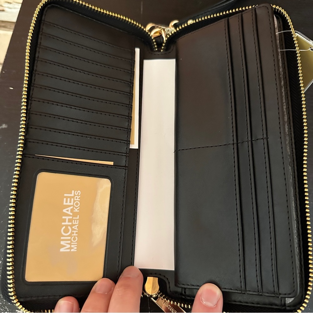 MICHAEL KORS Jet Set Travel Large Pebbled Leather Wristlet - Picture 3 of 4